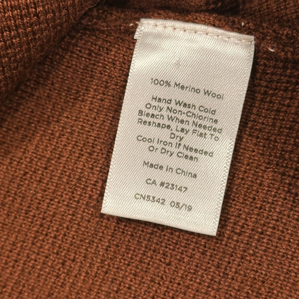 Talbots sweater blazer
Chestnut brown 💯 merino wool, size M - Picture 6 of 8